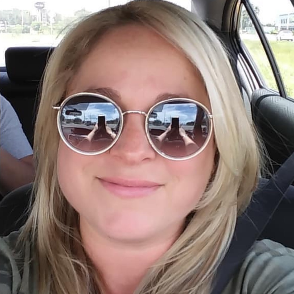 Meet your Posher, Shellie